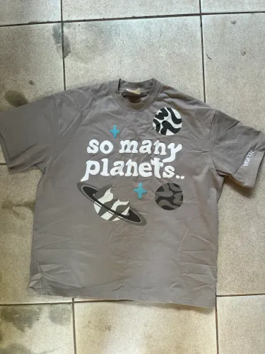 Camiseta broken planet - so many planets