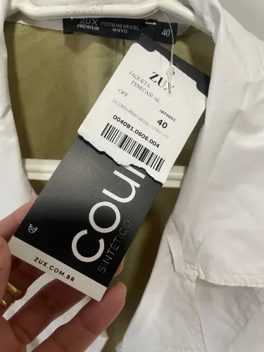 Jaqueta couro sintético marca Zux. 2 pelo preço de 1.
