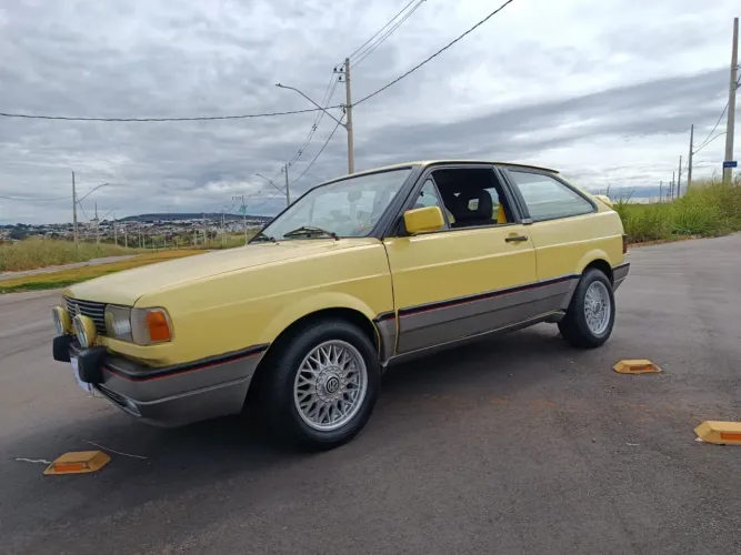 Volkswagen Gol Geração I GTI 2.0 8V 120cv Gasolina Mec. 2P 1990