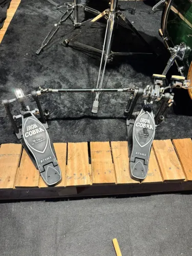 Pedal duplo TAMA HP900