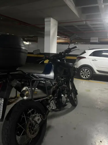 Vendo xt600 preta, moto usada , muito bem conservada e pronta pra rodar 