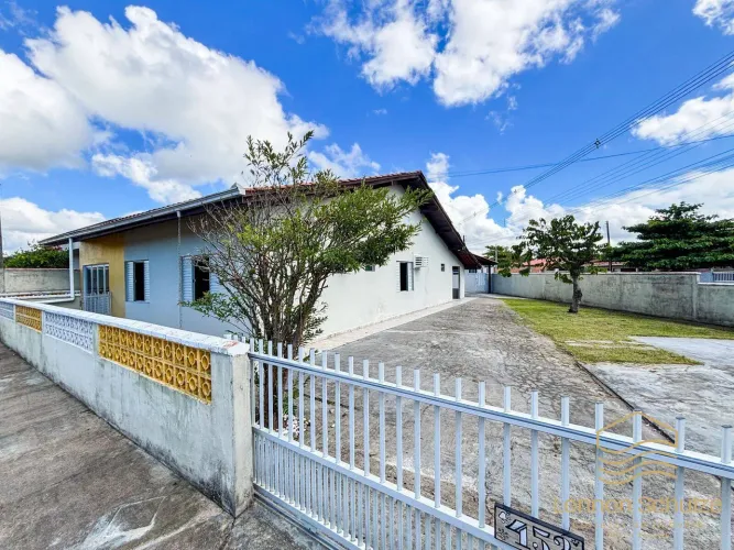 Casa 3 quartos de esquina em Balneário Barra do Sul - Salinas