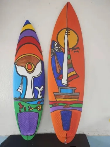 Em 2006 Lousada lam?a Coleção Arte Pranchas Recicládas