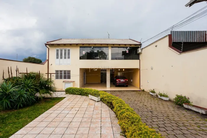 Casa comercial para alugar 300m² Av. Jacob Macanham - Jardim Cláudia - Pinhais