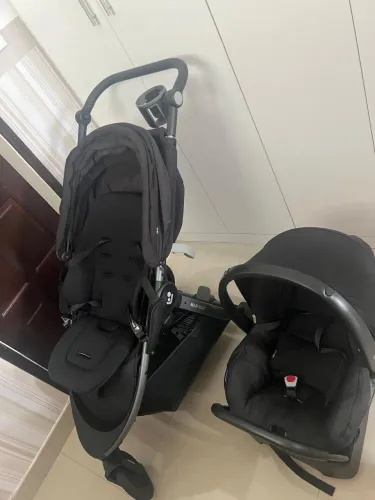 Carrinho de Bebê com Bebê Conforto Reversível Maxi-Cosi
