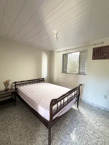 Alugo uma  casa