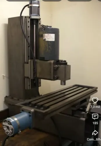 Fresadora CNC 