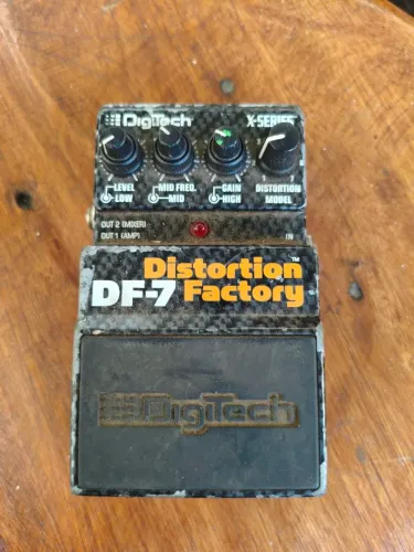 Pedal de guitarra, Digtech DF-7 Distortion Factory