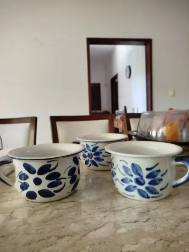 Penico de porcelana antigo