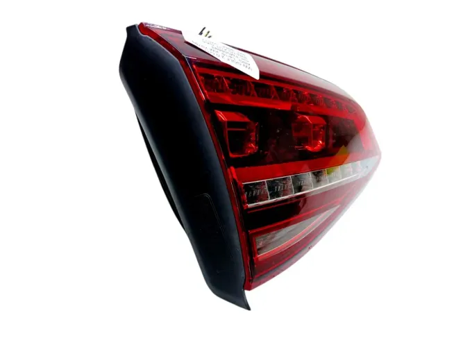 Lanterna Esquerda Tampa Traseira Vw Golf 2.0 2014 5g0945307f Esquerdo/motorista Vermelho