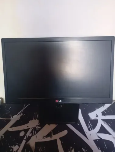 Monitor LG Flatron 20" LED 1600x900 60Hz VGA (20EN33SS)
