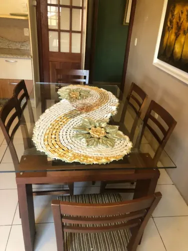 Mesa de jantar + 6 cadeiras