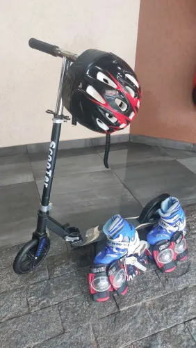 Kit Patinete (não é elétrico) e Roller com Kit de segurança infantil