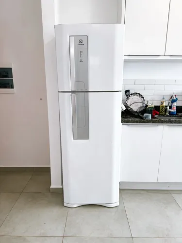 Geladeira Electrolux Frost Free DF42 - 382 Litros - 220V