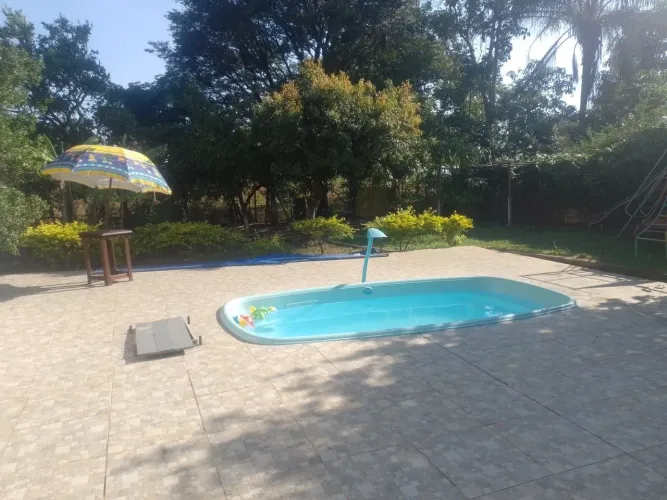 Vendo sítio em ótima localização, porteira fechada