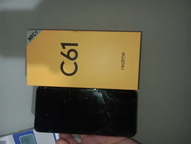 Celular realme c61 só a película danificada tela impecável 8gb de ram 256gb de memória 