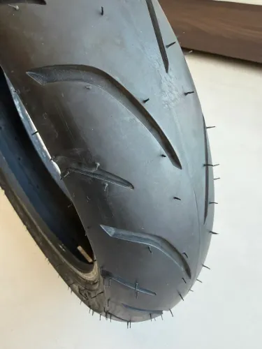Pneu original Yamaha NMax 160 - IRC 110/70-13