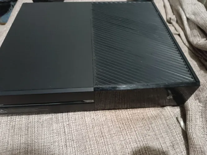 Xbox One s + controle e cabo original