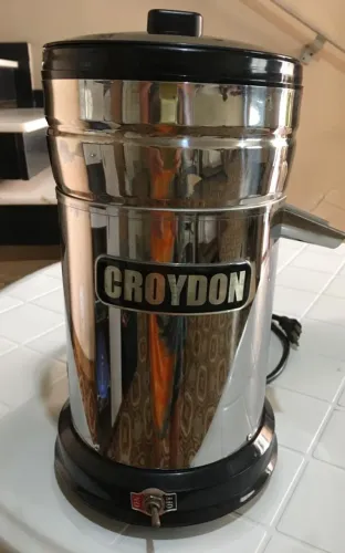 Espremedor de Laranja Industrial Bivolt Croydon