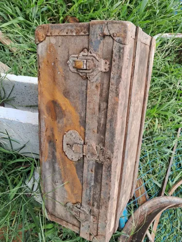 Mala antiga para restaurar