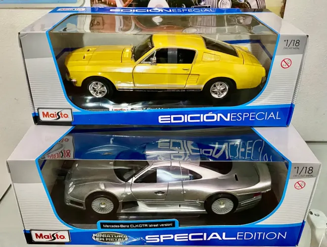 Miniaturas Carros de Coleção 1/18 Mustang & Mercedes