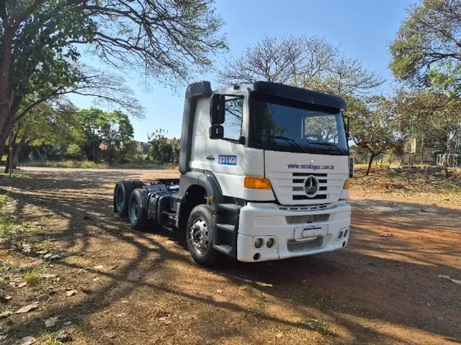 Caminhão mercedes axor 1944 s ano 2004