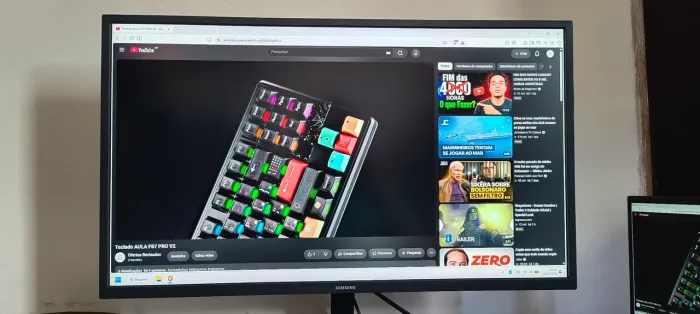 Monitor Samsung 32 polegadas UJ59 (usado)