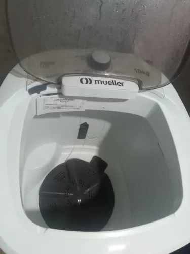 Um tanquinho de lavar roupa