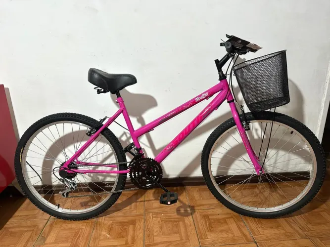Bicicleta aro 26 com marchas nova