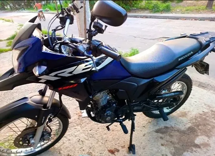 Vendo xre 190 2023 R$18.500