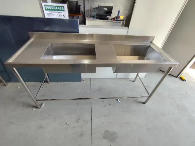 Pia inox 2 bojos contraventada 2,20×0,60×0,90 tampo 20#