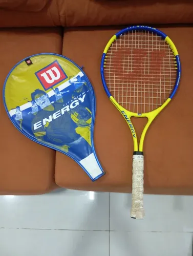 Vende se Raquete de tênis ? Wilson