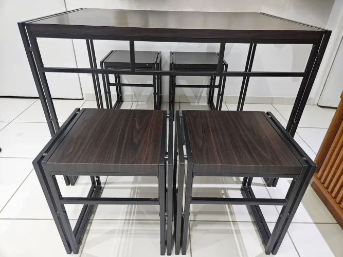 Mesa Wooden 4 cadeiras