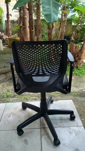 CADEIRA DE ESCRITÓRIO GIRATÓRIA