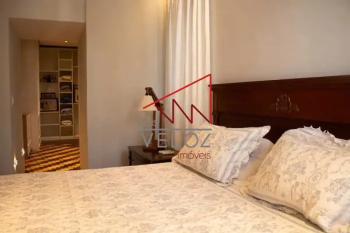 Casa de rua - Linear / Residencial / Lagoa