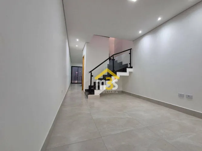 Sobrado 125m² | 3 Suítes | Jardim Maria Domitila. Sobrado de rua moderno, com planta funci