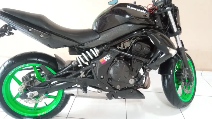 Vendo Kawasaki Er6n