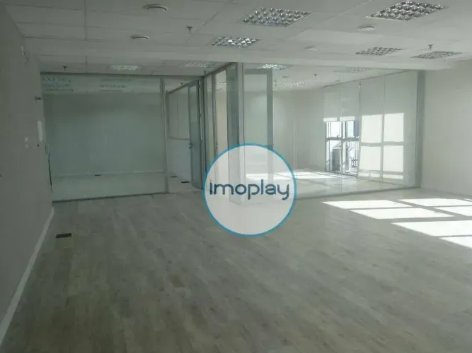 Conjunto Comercial em Vão Livre | 234 m² | 4 Vagas | Próximo à Estação Chucri Zaidan