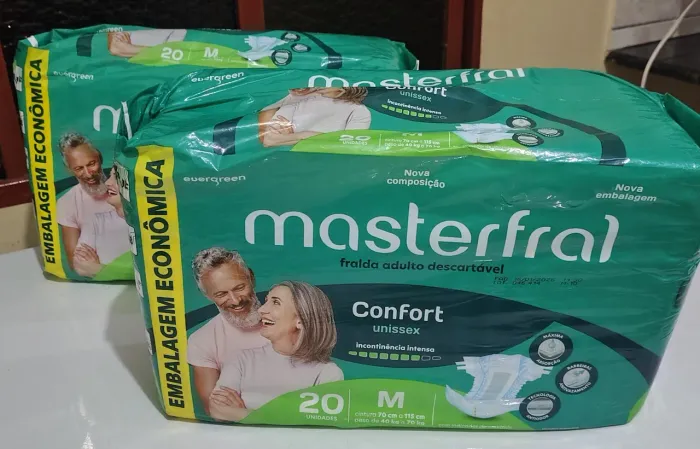 Fralda Geriátrica Adulto Masterfral Confort, tamanho M, com 20 unidades