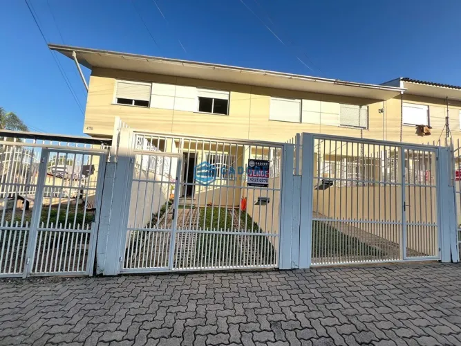 Sobrado triplex dois dormitórios bairro Esplanada