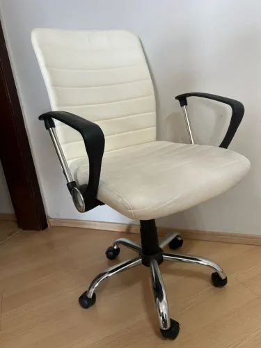 Cadeira de escritório giratória