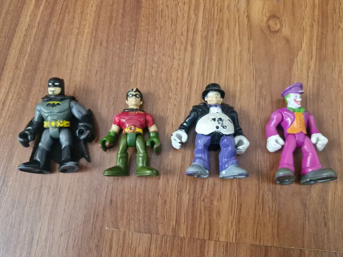 Bonecos turma do Batman de brinquedo 