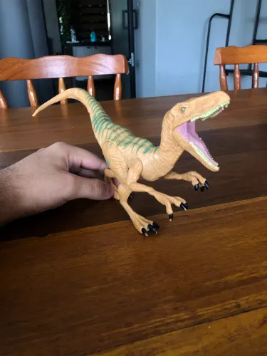 Dinossauro Velocirraptor Jurassic World 1 antigo - 2015 