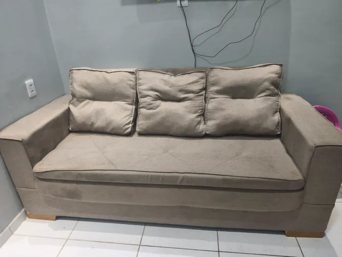 Vendo Sofás de dois e três lugares