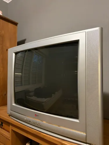 Televisão Antiga de Tubo