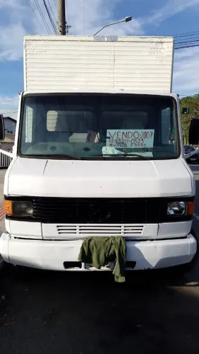 MB 710 Plus 2007 | Baú 27m³ | 9 Paletes | Motor Original | Doc. 2026 Pago