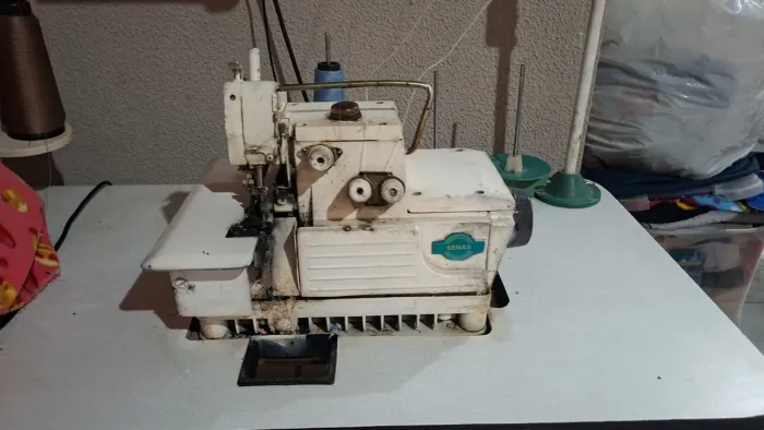 Máquina Industrial Overloque - 220v