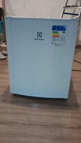 Frigobar Electrolux 79l