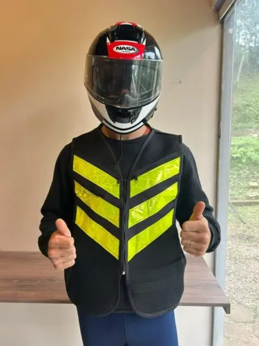 Colete refletivo com bolso frontal - motoboy - mototaxi - entregador