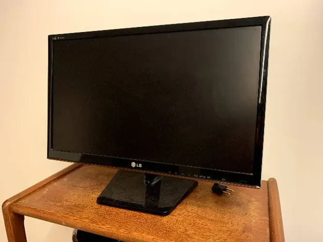 TV LG M2451DS 24 polegadas FullHD
